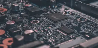Broadcom stock forecast: $630 bull case, $300 bear case for…